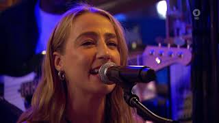 Ingrid Andress  "Feel Like This", live at "Inas Nacht"