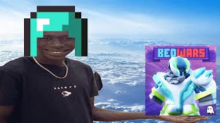 Minecraft bedwars player goes crazy while playing roblox bedwars.