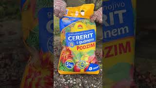 Podzimní hnojení #zahrada #gardening #hnojivo #zahradnizachranari #cererit #podzim #rada