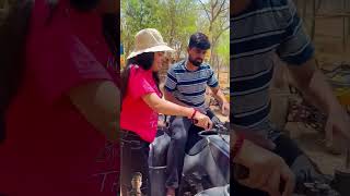 Tujhe bike chalani Aati Hai😁#new #ytshorts #like #subscribe #priyalkukreja #shorts #automobile