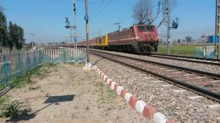 1st video of LHB Jallianwala Bagh Express with both Double Decker EOG