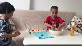 Dinozorlar çok kirlenmiş. Dinozor oyuncakları yıkama. 🦖🦖🦕🦕 funny kids