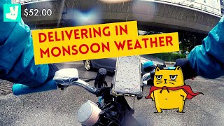 Delivering in Monsoon weather / Deliveroo Ebike Rider in SG