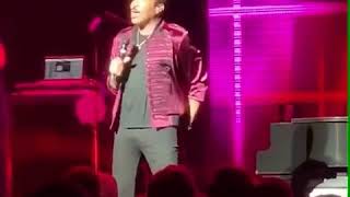 Lionel Richie Performs “Fancy Dancer”