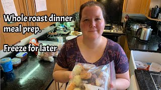 Meal prep a full roast dinner and freeze - time saving food hack!