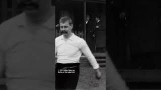 How many people are on that carriage?  #short #shorts #shortvideo #historicmoments #history