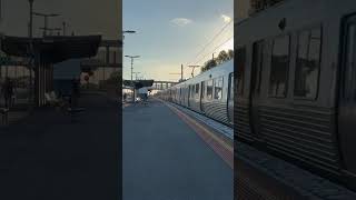 Comeng 370M speeding through Hoppers Crossing #train #railway #melbourne #trainstation #express