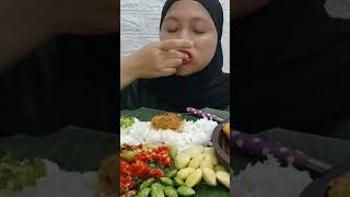 MAKAN LALAPAN JENGKOL MUDA PETE NENTAH#lalapanmentah