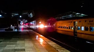 MIDNIGHT FURY !!! : Full NIGHT TRAIN Spotting at MPS in Mumbai-Vadodara Route