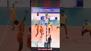 One hand Set🤯#volleyball#volleyballworld#viralvideo#viralshorts#trending#trendingshorts#thejerseyno7