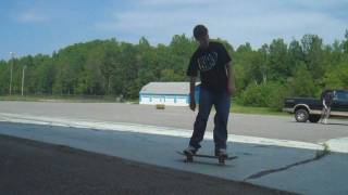 Slow-Mo Inward Heelflip