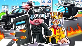 Hraju jako SWAT POLICAJT OCHRÁNCE v Robloxu!