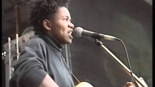 Tracy Chapman - Talkin' About A Revolution