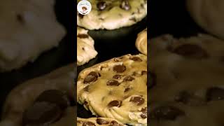 Chocolate Chip Cookies Baking Time Lapse #shorts #youtubeshorts #cookies