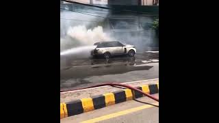 Range Rover Caught Fire