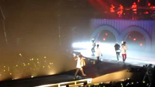 GARA GARA GO & NUMBER ONE Bigbang Alive Tour 2012 Indonesia (FANCAM)