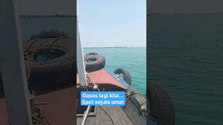 pemecahan ombak merak banten. spot sejuta umat