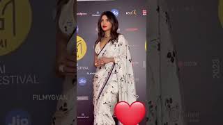 #bollywood #song#Priyanka chopra in a beautiful saree look nice #views_viral_video_subscribers_grow