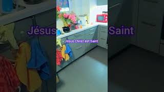 Jesus é Santo 🩷 Jesus est Saint 💘🫂🕺