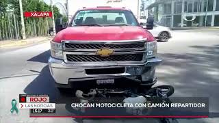 Camión impacta a un motociclista en calles de Xalapa