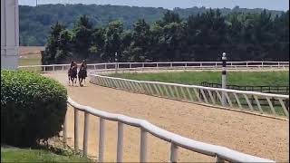 Rue de Mozel Tov (rail) and Safe at Home (outside) breeze an 1/8th on 6/1.