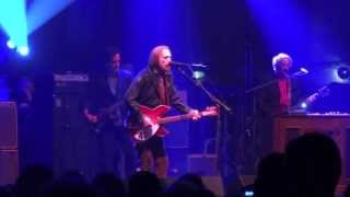 Tom Petty and The Heartbreakers - "I Wont Back Down" Live @ Beacon Theater, NYC 2013