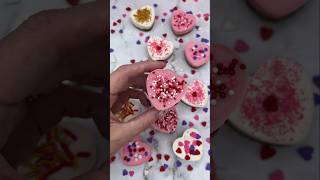 Little love bites 🍪❤️ #baking #cakedecorating #valentines #cookies #shortsfeed #ytshorts