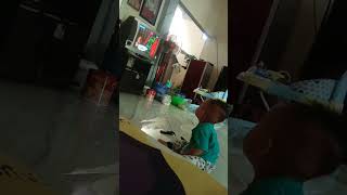 khusyuk sekali nonton org makan" fawwaz 😀 #bolang #nonton #nontonamandirumahaja