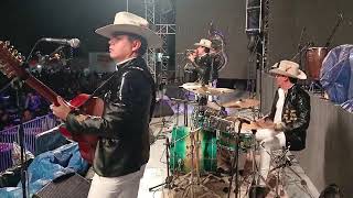 los grandes shakas en su presentación en fiestas jocotepec Lienzo Charro 20 enero 24