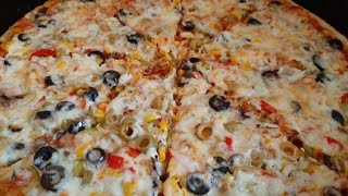 معي رح تاكلو أطيب وأطرى عجينة بيتزا بالسجق،والخضار مع صلصة البيتزا سريعة التحضير👌🍕