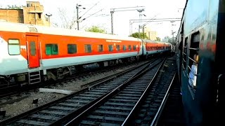 Parallel action with new delhi howrah poorva express..