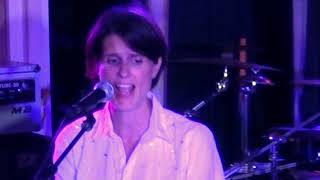 Heather Peace - "Lightbulb" - Live & Acoustic