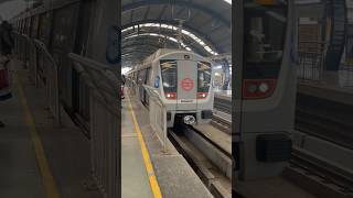 Delhi Metro BlueLine #trending #viral #shorts #delhimetro