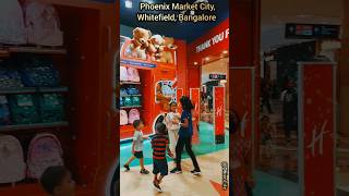 Gulabi Sadi song and these kids playing with bubbles in the Phoenix Mall of Bangalore #hamleys