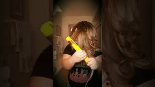 How to curl your hair with a straightener!