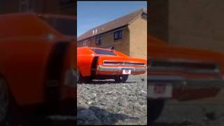 General Lee Rips Up The Close