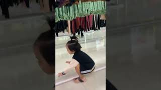 Kelakuan Adek ravellio kalau di ajak belanja #shorts #shortsviral #funny #funnyvideo #belanja #baju