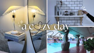 Homebody life • weekend at pool, clean & organize, cafe vlog blueberry croissant & Ice Cappuccino 🤎🌷