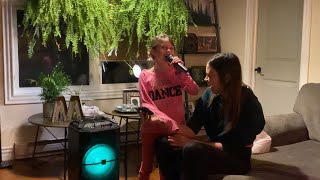 Courtney sings with her daughter , Cover songs include .. Adelle  , Rihanna , Alicia Keys etc 🎙