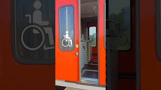 Zamykanie drzwi pociągu stadler flirt      #poland #train #trainspotting