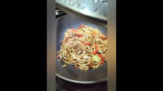 Yaki Udon is a fave #20MinuteMeals #RecetteFacile #EasyRecipe #udon #stirfry #GroundBeef #partyspice