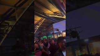 SCOPPIA LA RISSA IN DISCOTECA DURANTE UNA SERATA.. 😱👊🏻