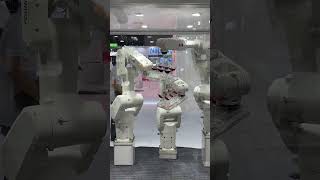 The dual-mode industrial/collaborative loop robot made its debut#SmartManufacturing#RoboticArm