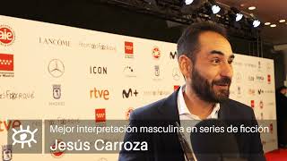 28 Premios Forqué - Jesús Carroza celebra la Mejor interpretación masculina en series de ficción