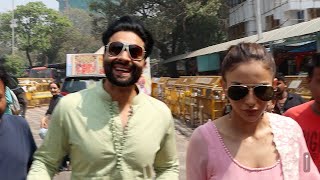 Bollywoods Latest Jodi Jacky & Rakul Visit Siddhivinayak For Blessings Before Tying The Knot