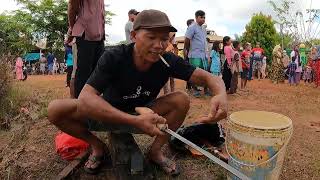 Pk.Kasiman Tukang Asah Parang Saat Pemotongan Sapi Kurban//Suasana Diperkebunan Sawit