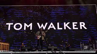 Tom Walker - Leave a light on (live in Bratislava Lovestream festival 2024) Full HD