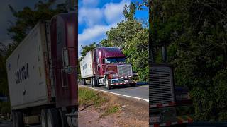 Traileros saludando 😎🇨🇷👍 #music #80smusic #fotografia #truck #trucker