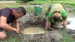 Primitive Skills. Making Fish Traps With Plastic Pipes Catch Many Fish By The River, Survival Skills