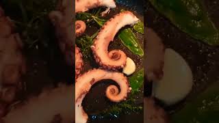 Polpo su crema di fave #italianfood #polpo #fave #cibo #food #veloce #octopus #secondo #mercoledi